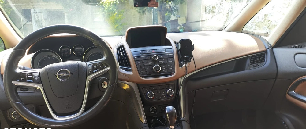 Opel Zafira cena 29000 przebieg: 254200, rok produkcji 2013 z Chorzów małe 79